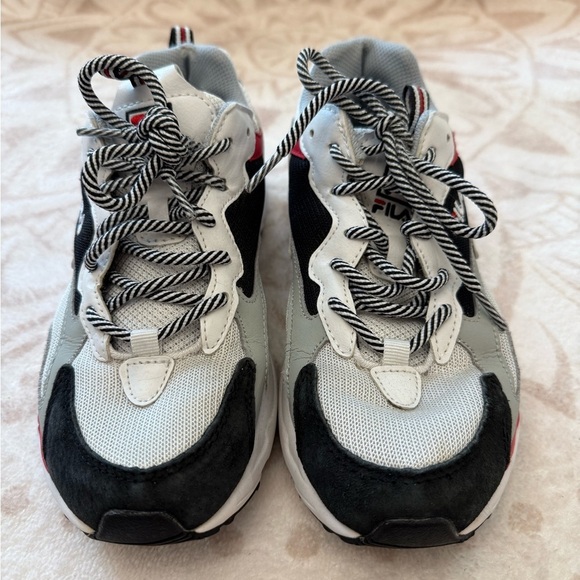 FILA Women’s Ray Tracer Black/Gray/Red SNEAKERS Size 7 - Picture 2 of 9